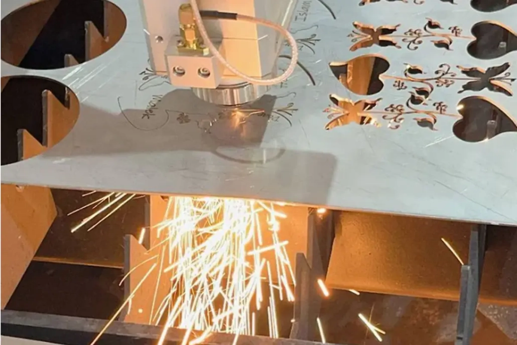 MaxCNC-Fiber-Laser-CNC-Machine-Repair-Decorative-Metal-Cutting